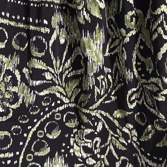 Carol Rose Floral Smocked Collar Top - Picture 2 of 6